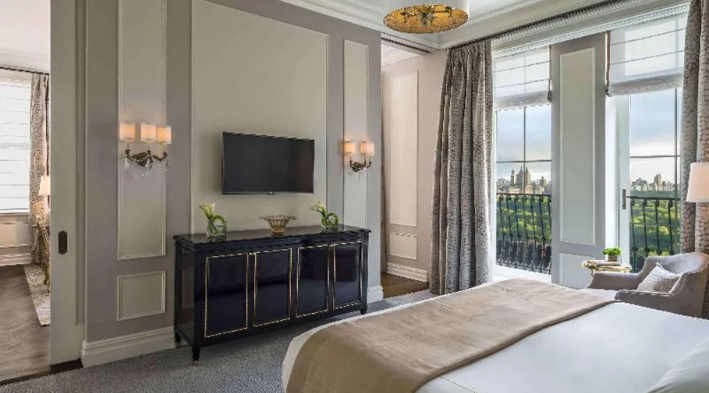Carnegie Partial Park View Suite One King 1000sf -92sf Partial Park View Butler Included at The Plaza New York