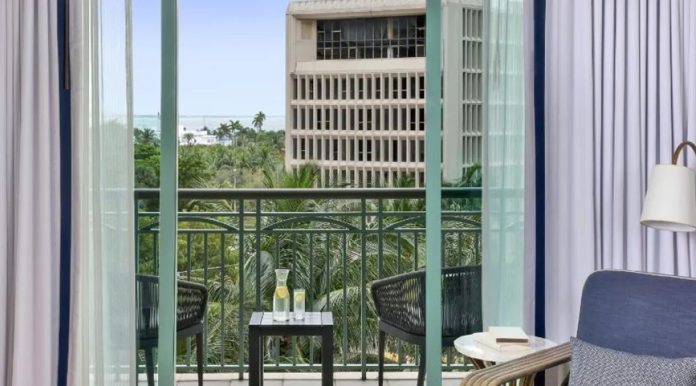 King Room with Balcony and City View - High Floor at The Ritz-Carlton Coconut Grove
