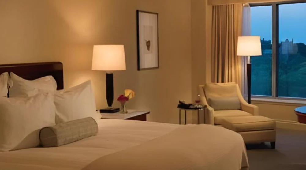 Scenic Park View, Guest Room, One King, Boston Common View at The Ritz-Carlton Boston