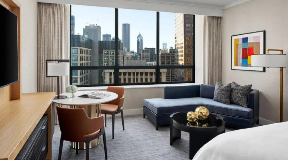 Lake View, Club Lounge Access, Guest Room, One King, Lake View at The Ritz-Carlton Chicago