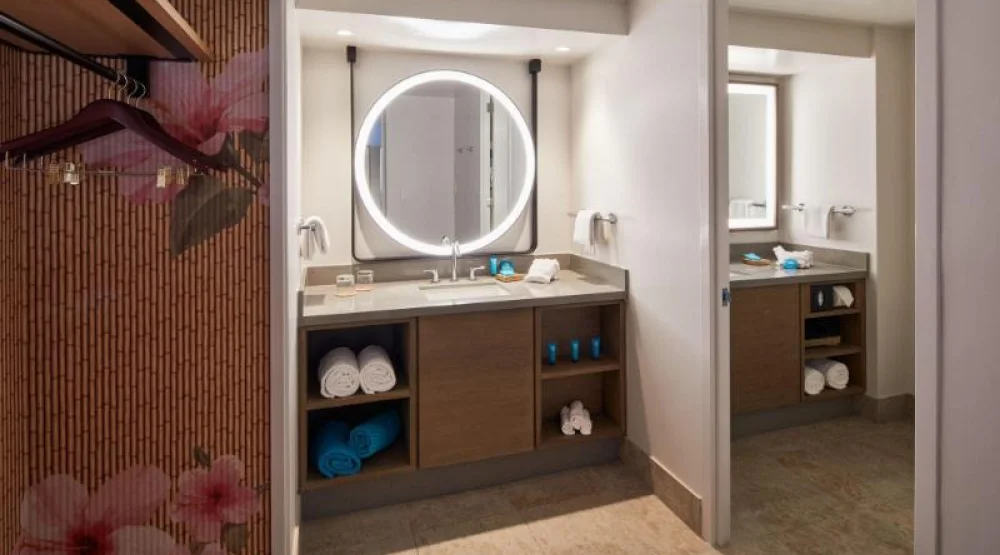 Ocean View, Guest Room, One King, Sofa Bed, Ocean View, Balcony at The Ritz-Carlton Oahu Turtle Bay