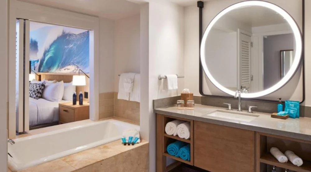 Premium Ocean Front, Guest Room, One King, Ocean Facing View, Top Floor, Balcony at The Ritz-Carlton Oahu Turtle Bay