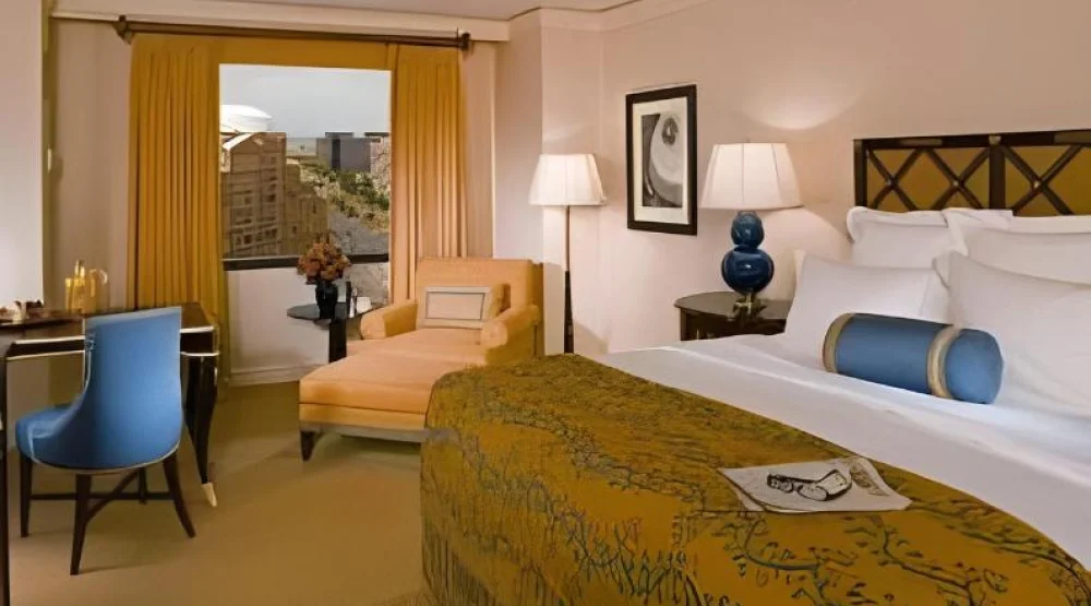 Deluxe King Room, Guest Room, One King at The Ritz-Carlton Pentagon City