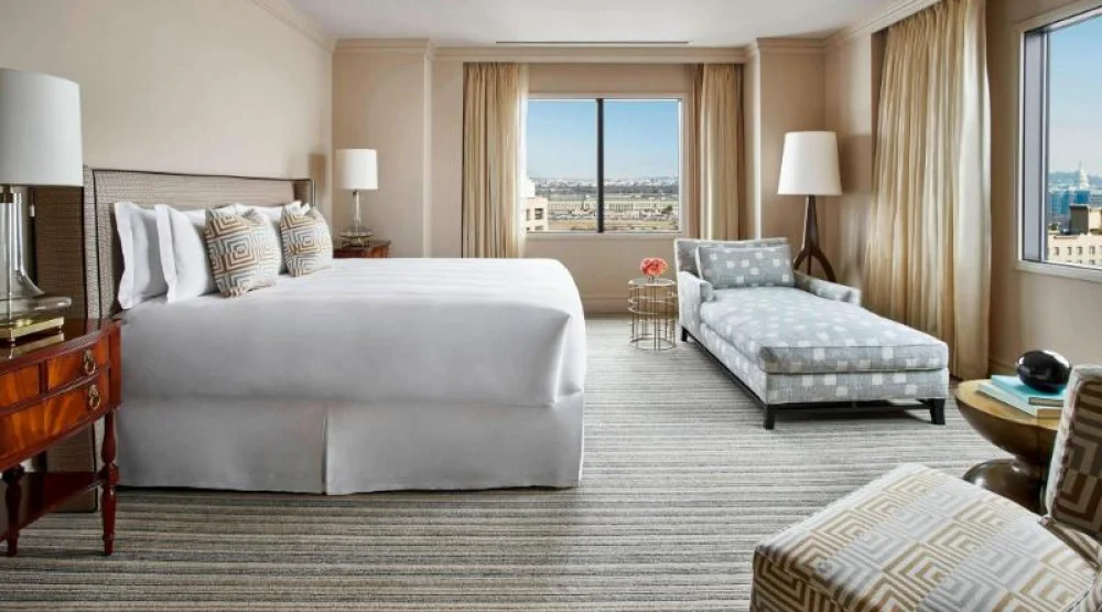 Ritz-carlton Suite, Club Level, One Bedroom Larger Suite, One King, Top Floor, Whirlpool at The Ritz-Carlton Pentagon City