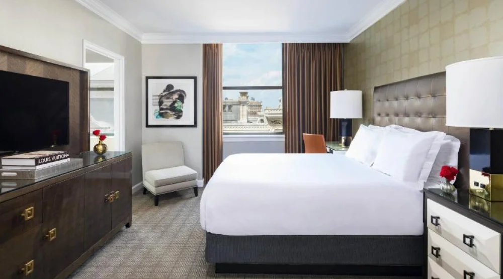 Smaller Guest Room, One Queen at The Ritz-Carlton Philadelphia