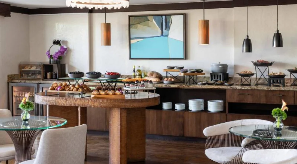 Firepit Two Queens, Club Lounge Access, Guest Room, Two Queen at The Ritz-Carlton Rancho Mirage