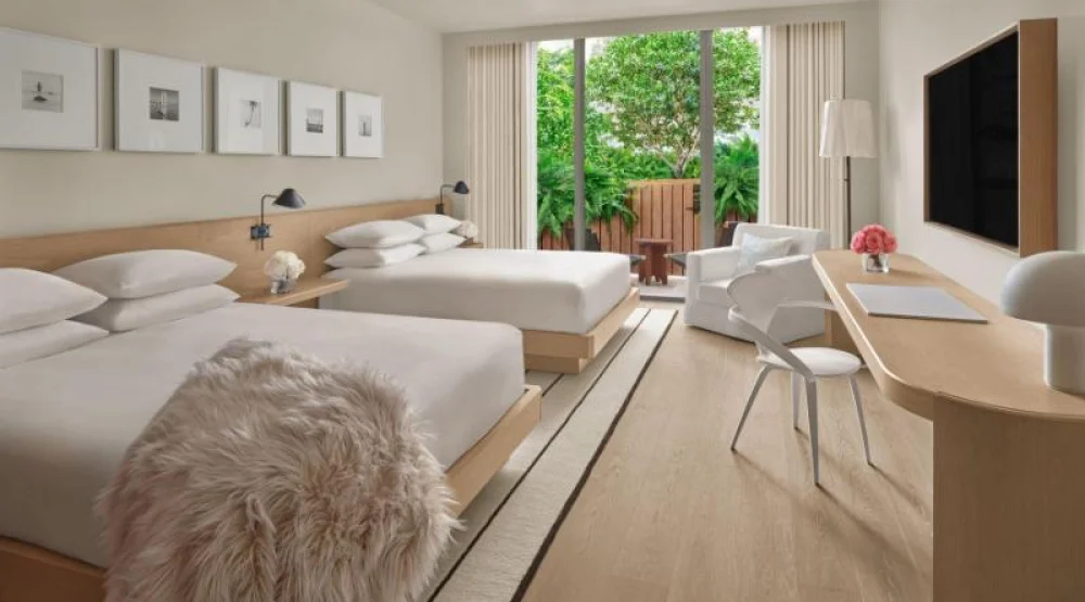 Garden Terrace Queens, Guest Room, Two Queen, Balcony at The Tampa Edition