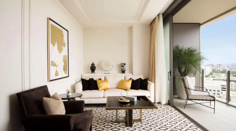 Deluxe Corner Junior Suite - Terrace and View at Waldorf Astoria Beverly Hills