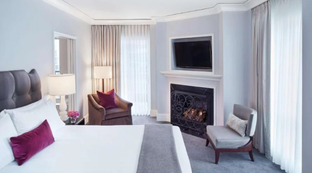 Premier Terrace King at Waldorf Astoria Chicago