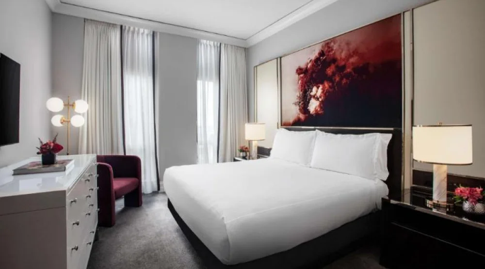 Superior King at Waldorf Astoria Chicago