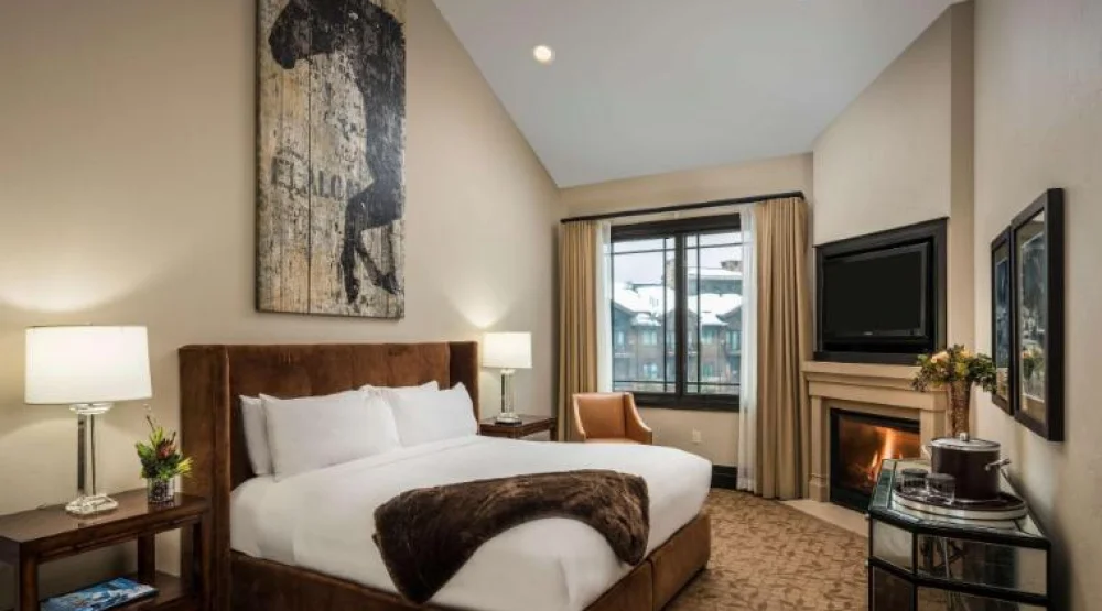 Four Bedroom Bi-level Two Kings Three Queens at Waldorf Astoria Park City