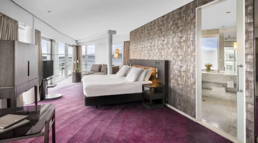King Hilton Bow Suite at Hilton Auckland