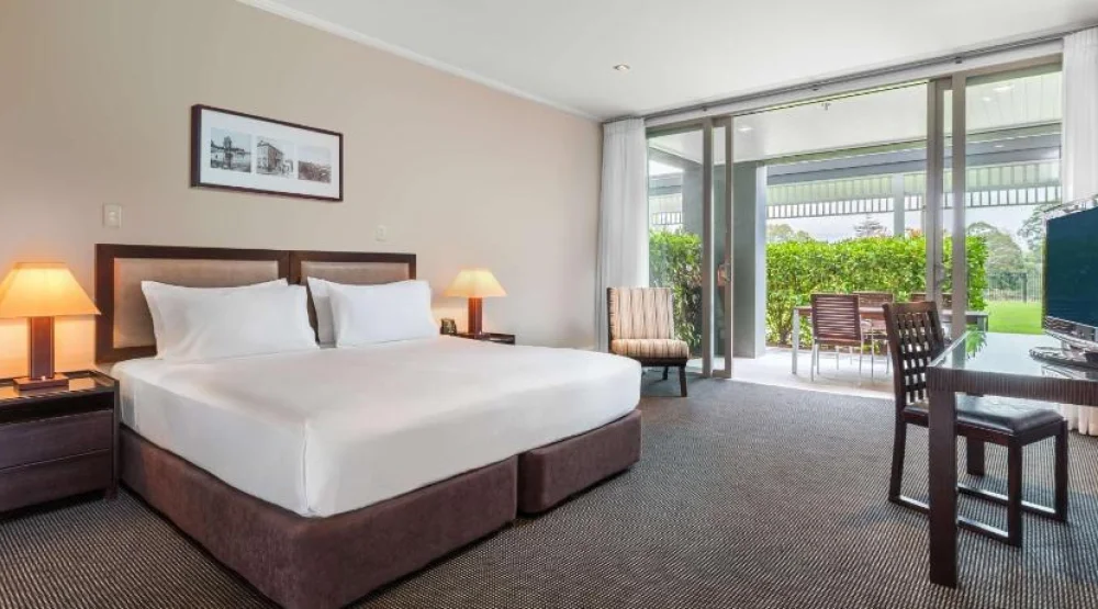 King Hilton Guestroom Thermal Valley Views View at Hilton Lake Taupo
