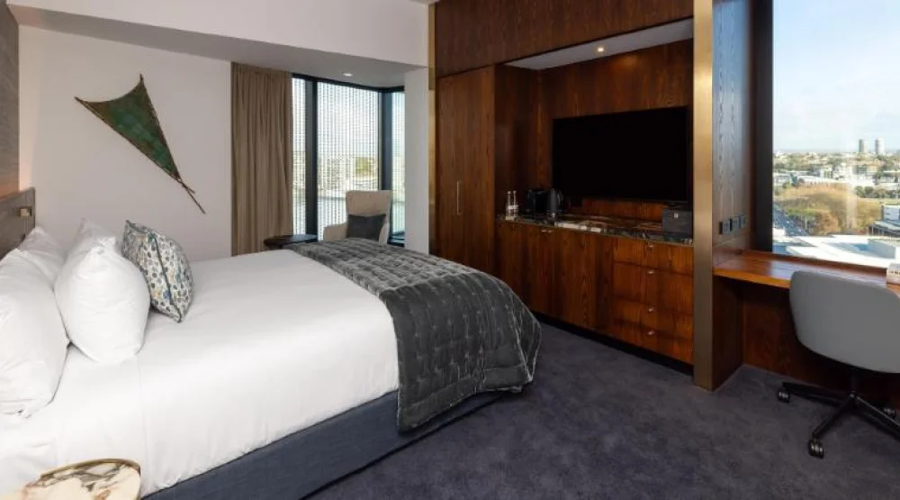 Vantage King Room at Horizon by Skycity