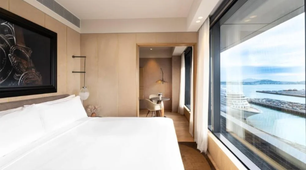 One Bedroom Suite Club Lounge Access at Intercontinental Auckland