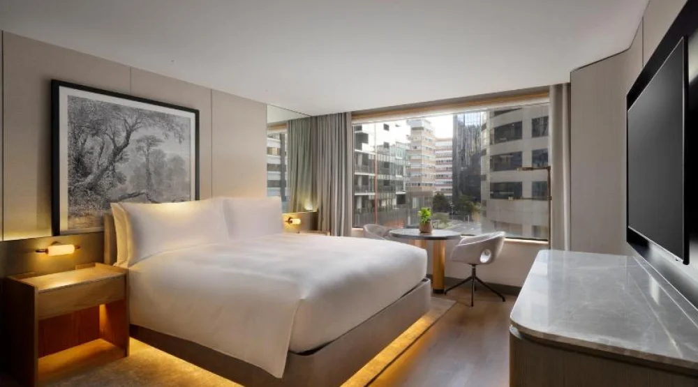 Deluxe Guest Room, One King at JW Marriott Auckland