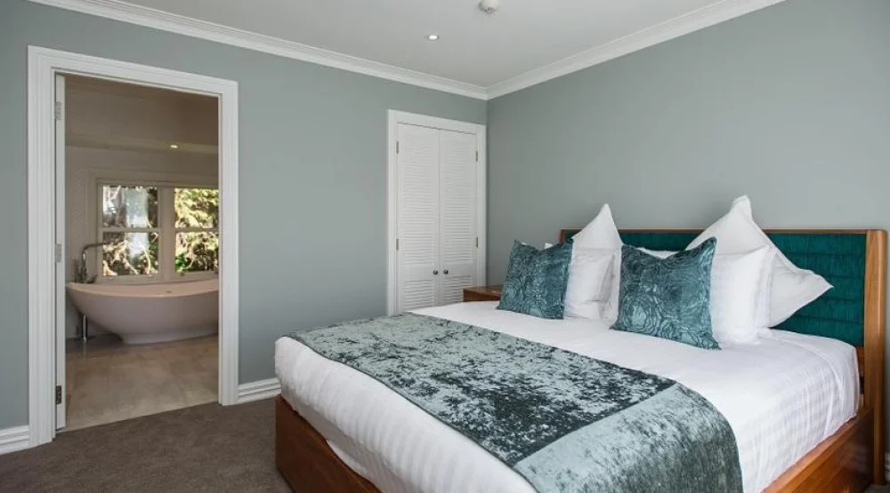 Cottage Deluxe Suite at Mangapapa Hotel