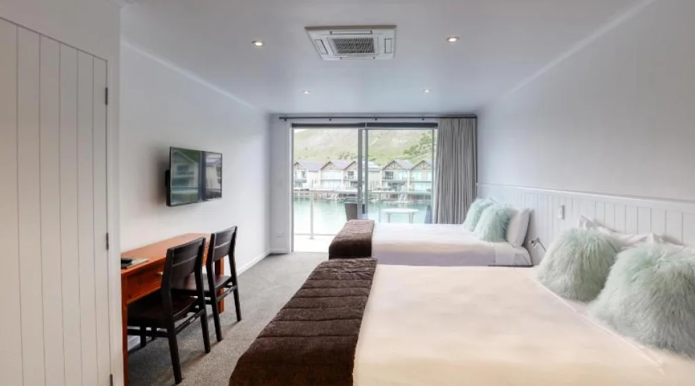 Superior Twin Room at Marsden Lake Resort Central Otago