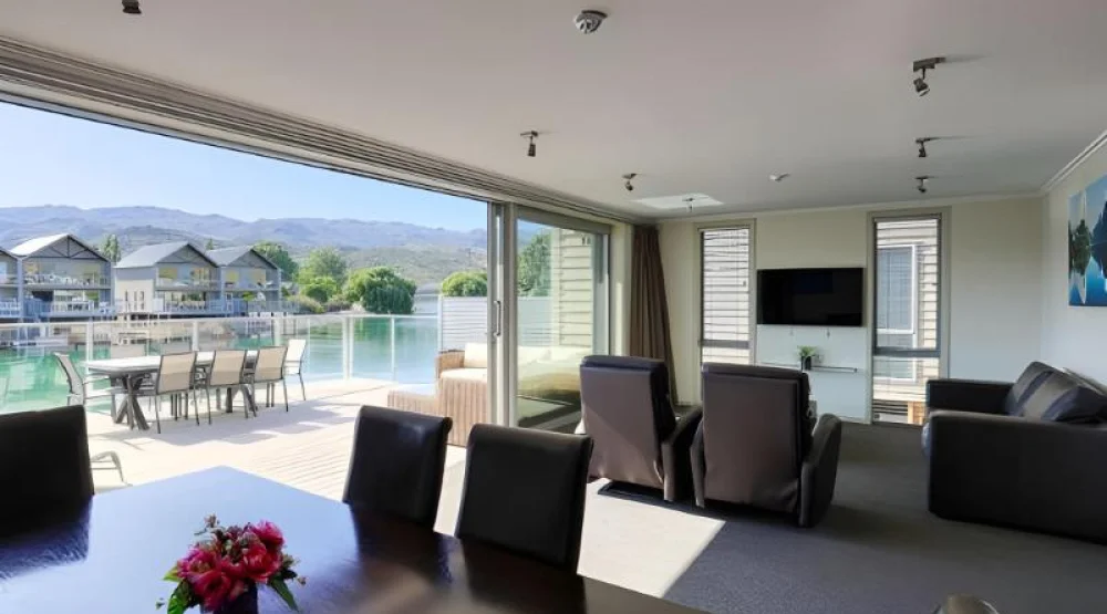 One Bedroom Villa with Splash Pool at Marsden Lake Resort Central Otago