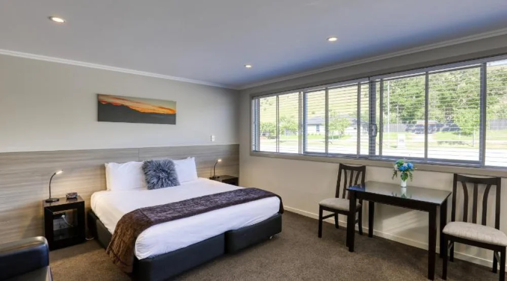 Mountain View Studio at Marsden Lake Resort Central Otago