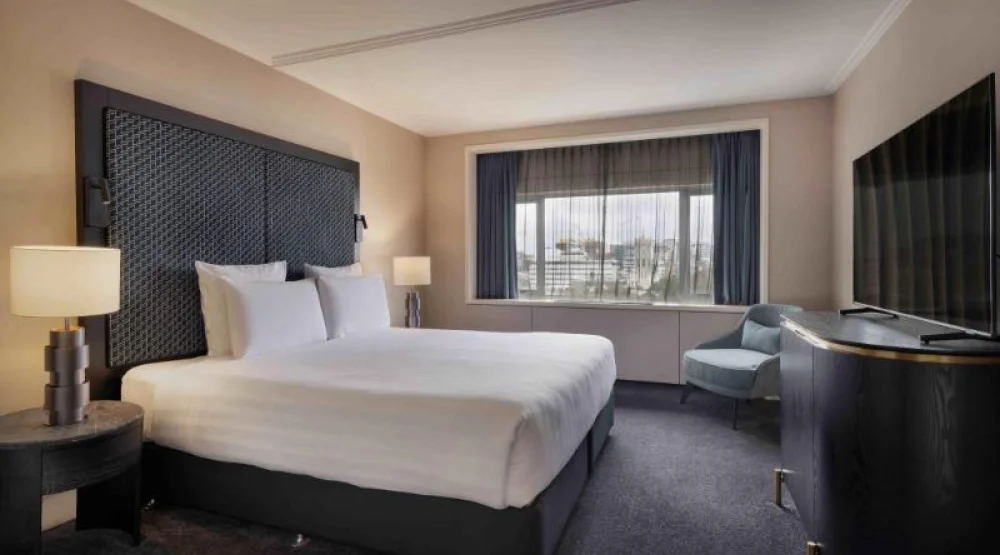 Junior Suite One King at Pullman Auckland