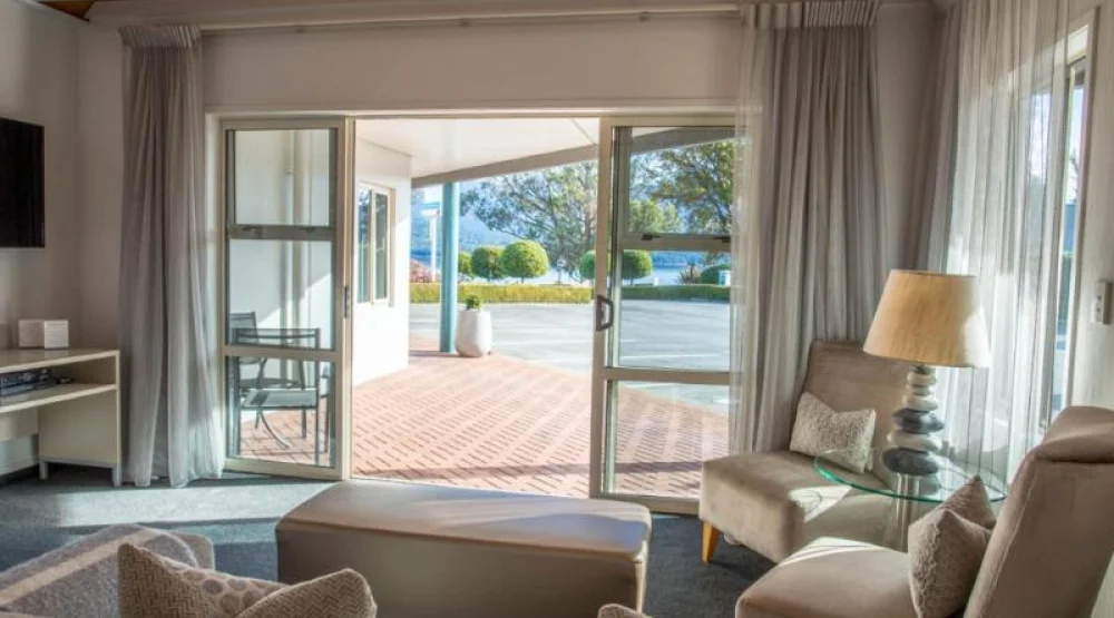 Two Bedroom Suite at Radfords on the Lake