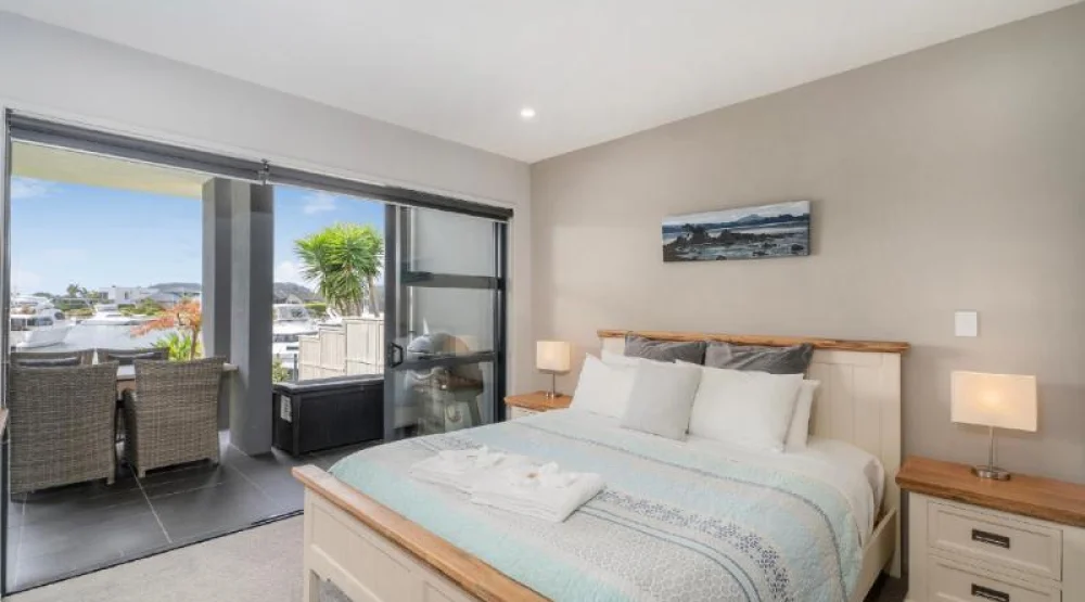 One Bed/1 Bath Waterfront at Sovereign Pier On The Waterways