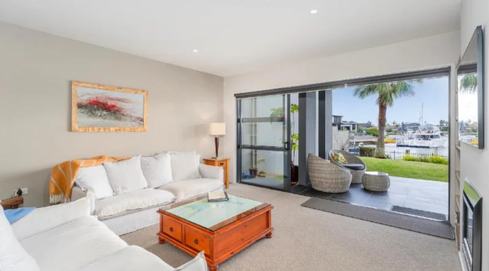 Two Bedroom Apartment at Sovereign Pier On The Waterways