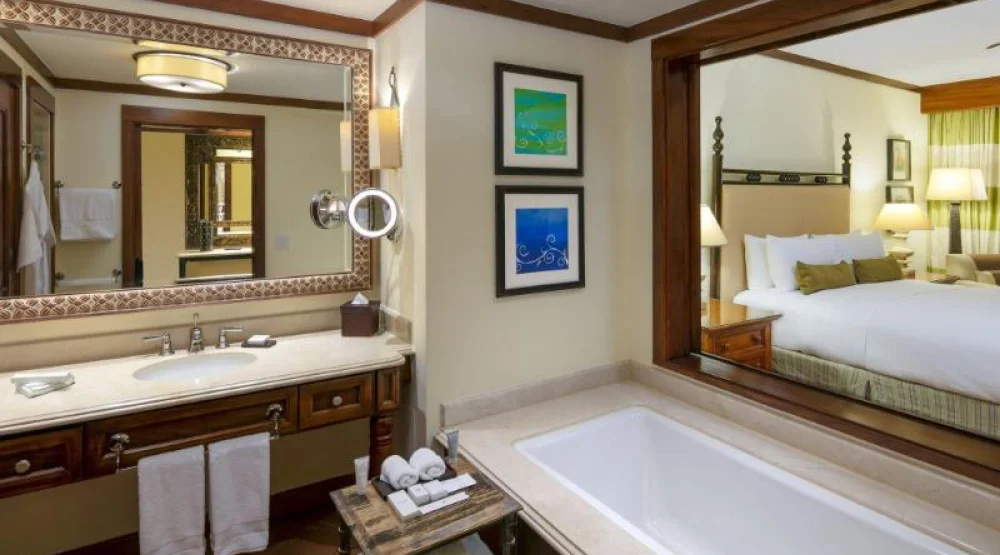 Deluxe Guest Room, One King, Garden View, Balcony at JW Marriott Guanacaste Resort & Spa