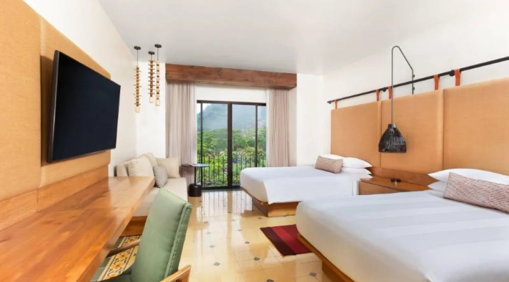 Guest Room, Two Double at Los Suenos Marriott Ocean & Golf Resort