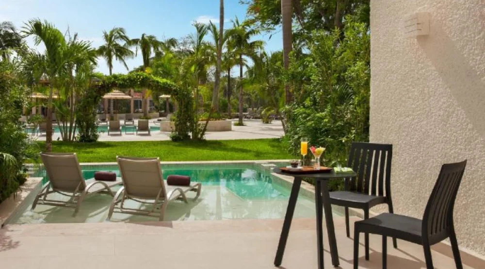 Preferred Club Swim Out King Room at Dreams Aventuras Resort & Spa