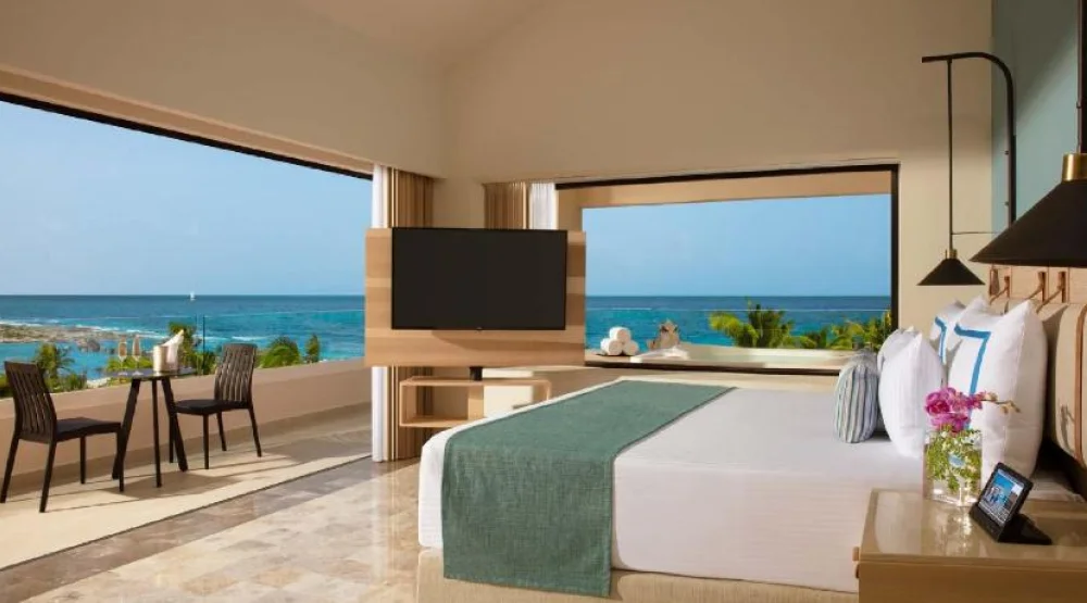 Preferred Club Honeymoon Suite Hot Tub Ocean View at Dreams Aventuras Resort & Spa