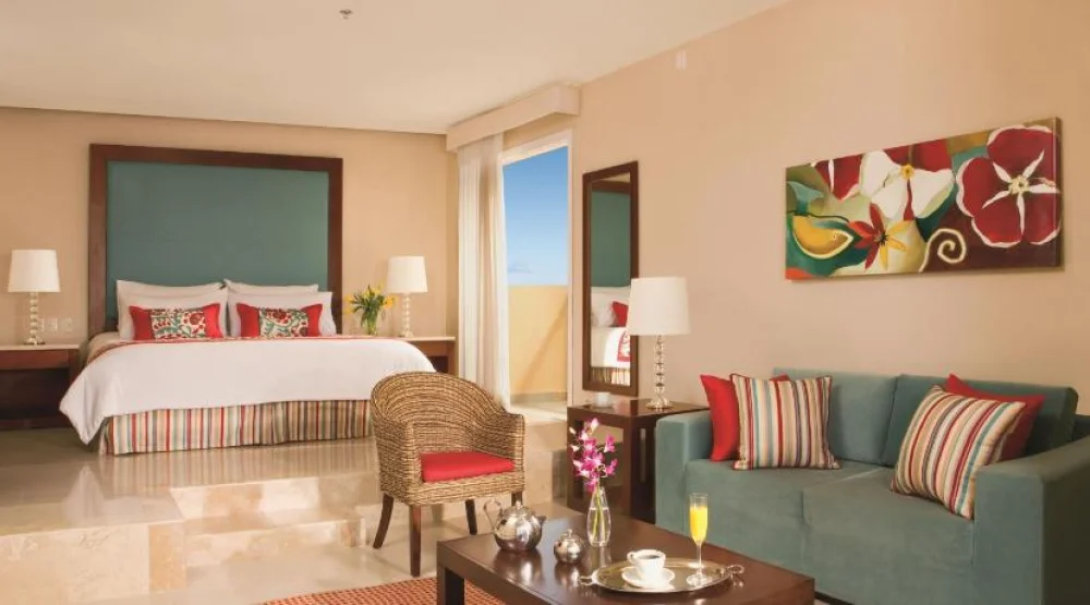 Junior Suite King at Dreams Jade Resort & Spa