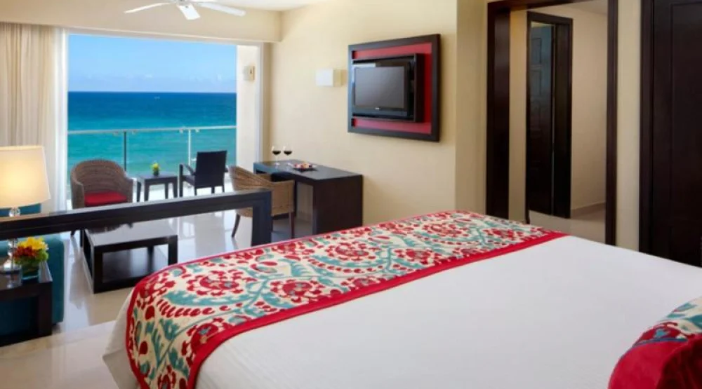 Junior Suite Ocean Front King at Dreams Jade Resort & Spa
