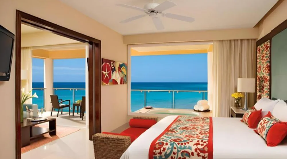 Preferred Club Ocean Front King - All Inclusive at Dreams Jade Resort & Spa