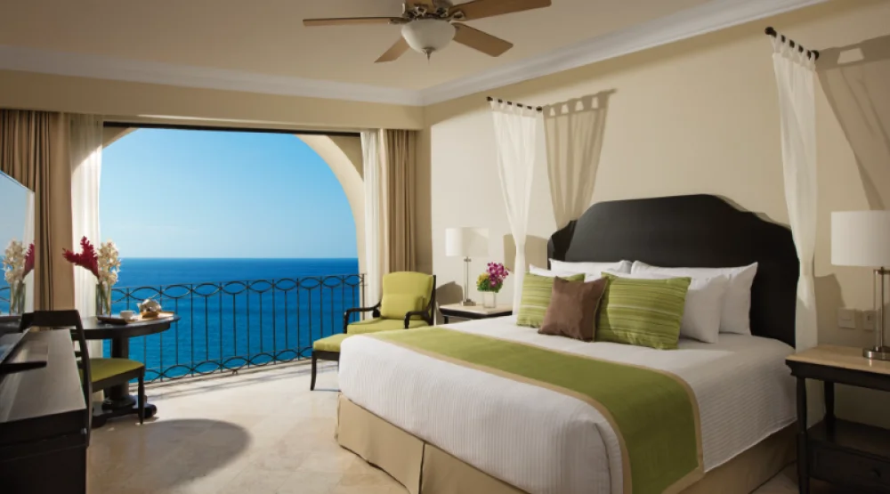 Preferred Club Junior Suite Ocean Front King at Dreams Los Cabos Suites Golf Resort & Spa