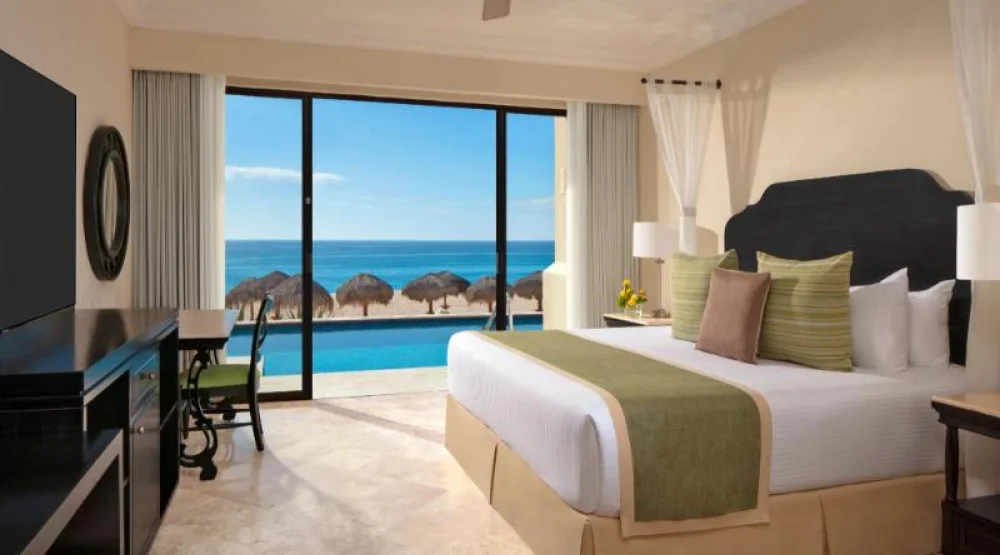 Preferred Club One Bedroom Suite Ocean Front Swim Out King at Dreams Los Cabos Suites Golf Resort & Spa