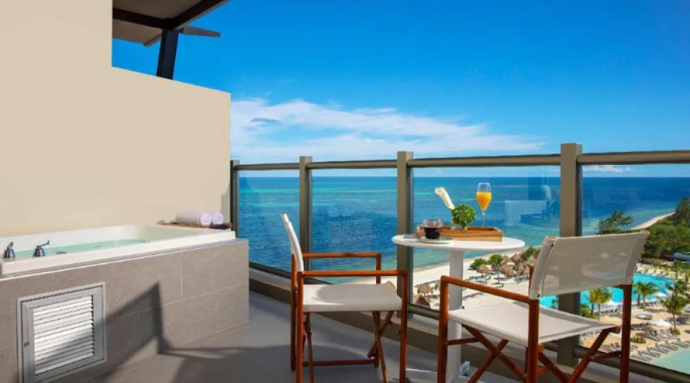 Preferred Club Junior Suite Ocean View King at Dreams Natura Resort & Spa