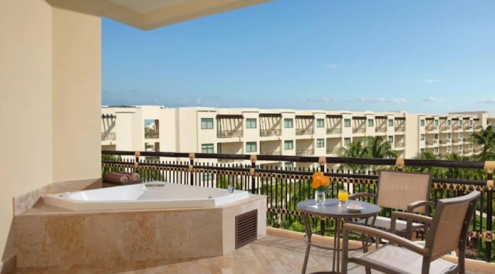 Preferred Club Tropical View King All Inclusive at Dreams Riviera Cancun Resort & Spa