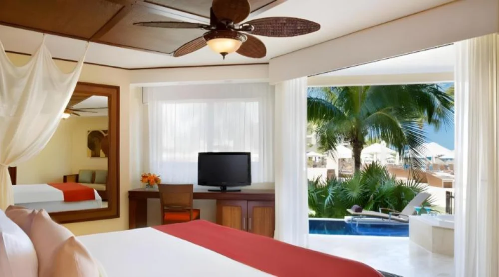Preferred Club with Plunge Pool King Bed - All Inclusive at Dreams Riviera Cancun Resort & Spa