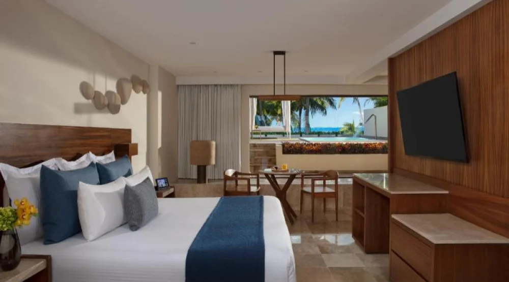 Honeymoon Suite - All Inclusive at Dreams Sands Cancun Resort & Spa