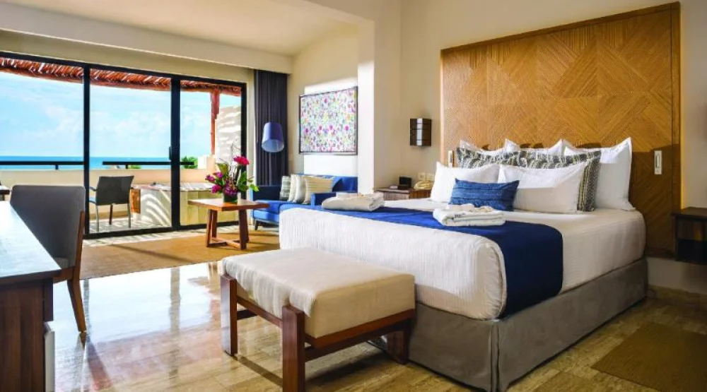 Preferred Club Junior Suite Ocean Front King - All Inclusive at Dreams Sapphire Resort & Spa