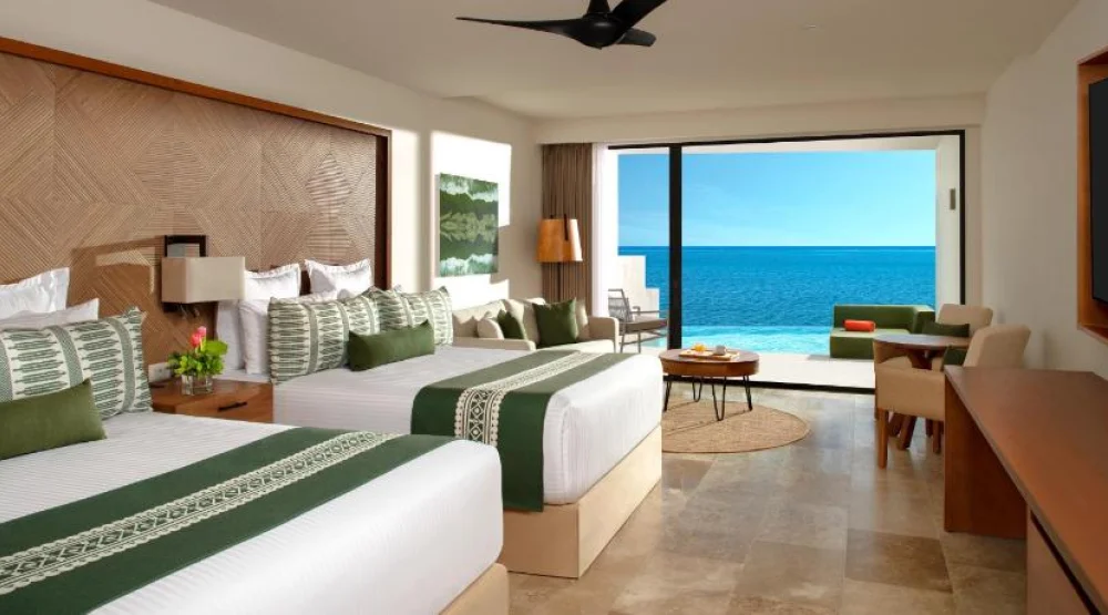 Preferred Club Indigo Junior Swim Out Ocean Front Double at Dreams Sapphire Resort & Spa