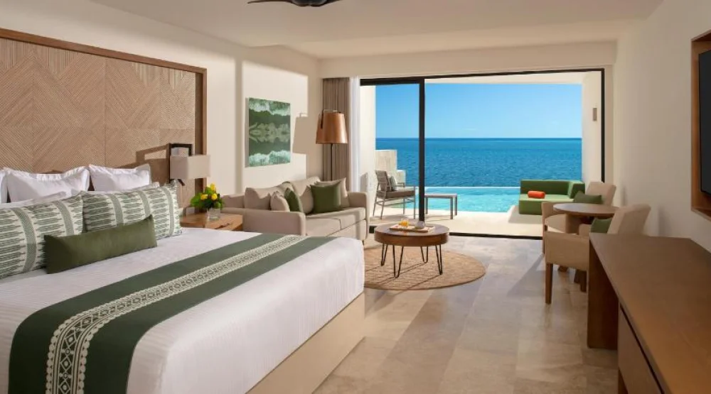 Preferred Club Indigo Junior Swim Out Ocean Front King at Dreams Sapphire Resort & Spa