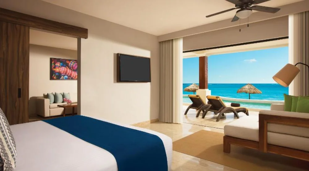 Preferred Club Master Suite Beach Front Swim Out King - All Inclusive at Dreams Sapphire Resort & Spa