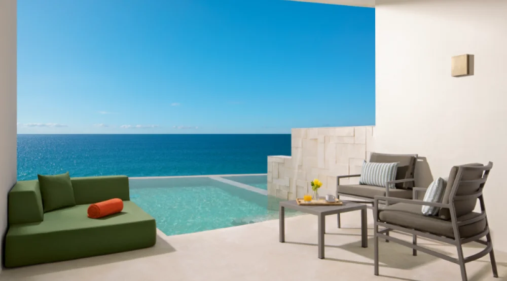 Preferred Club Indigo Junior Suite Swim Out Ocean Front Double at Dreams Sapphire Resort & Spa