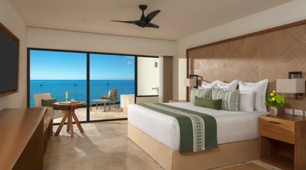 Preferred Club Indigo Master Suite Ocean Front at Dreams Sapphire Resort & Spa