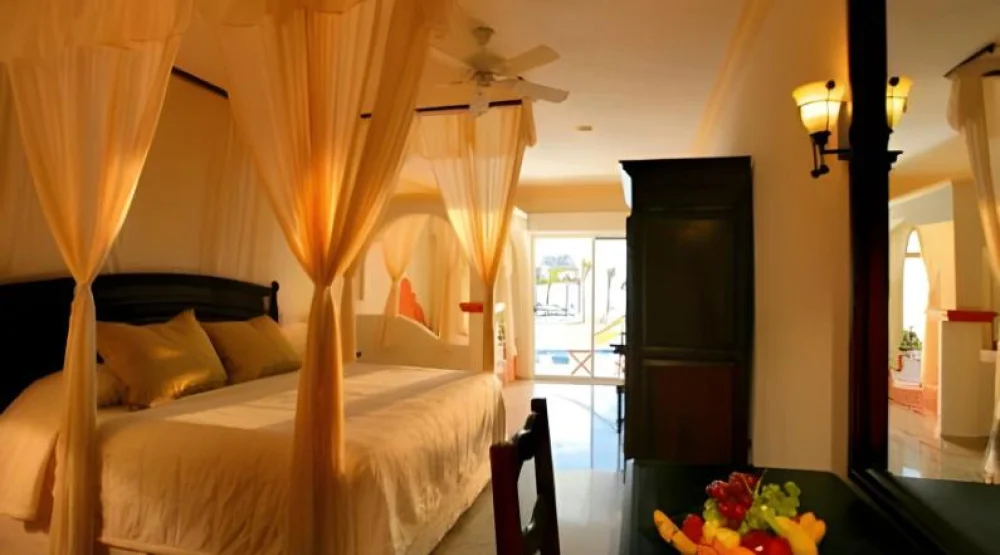 Luxury Junior Suite at El Dorado Royale