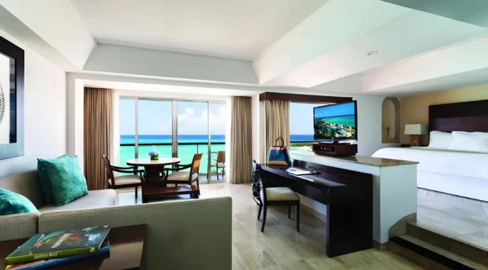 Infinite Ocean Front Honeymoon Master Suite at Grand Fiesta Americana Coral Beach Cancun