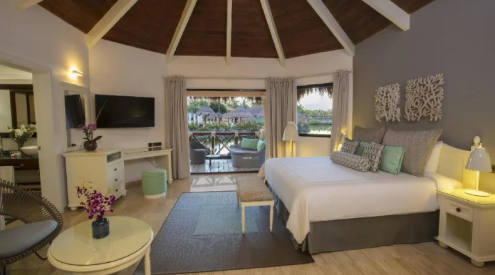 Lakeside Romance Bungalow at Grand Palladium White Sand Resort & Spa